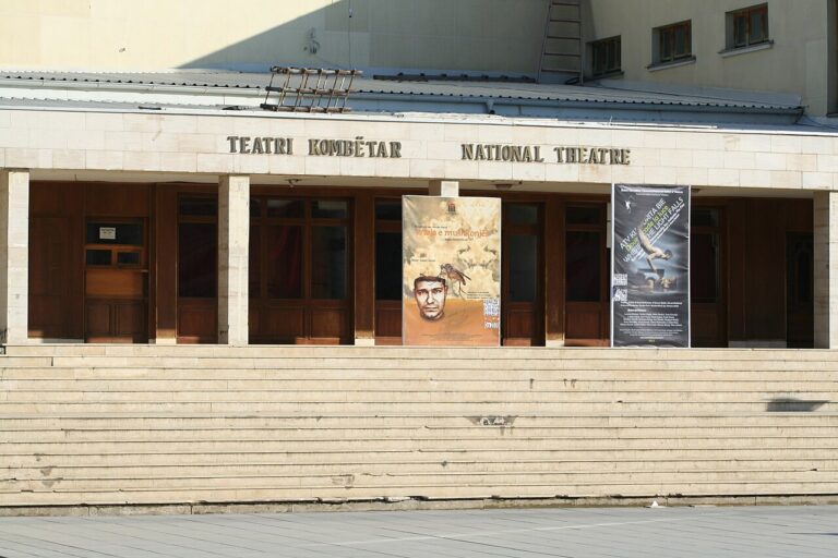 Ndërtesa e Teatrit Kombëtar, foto arkivore (2013).