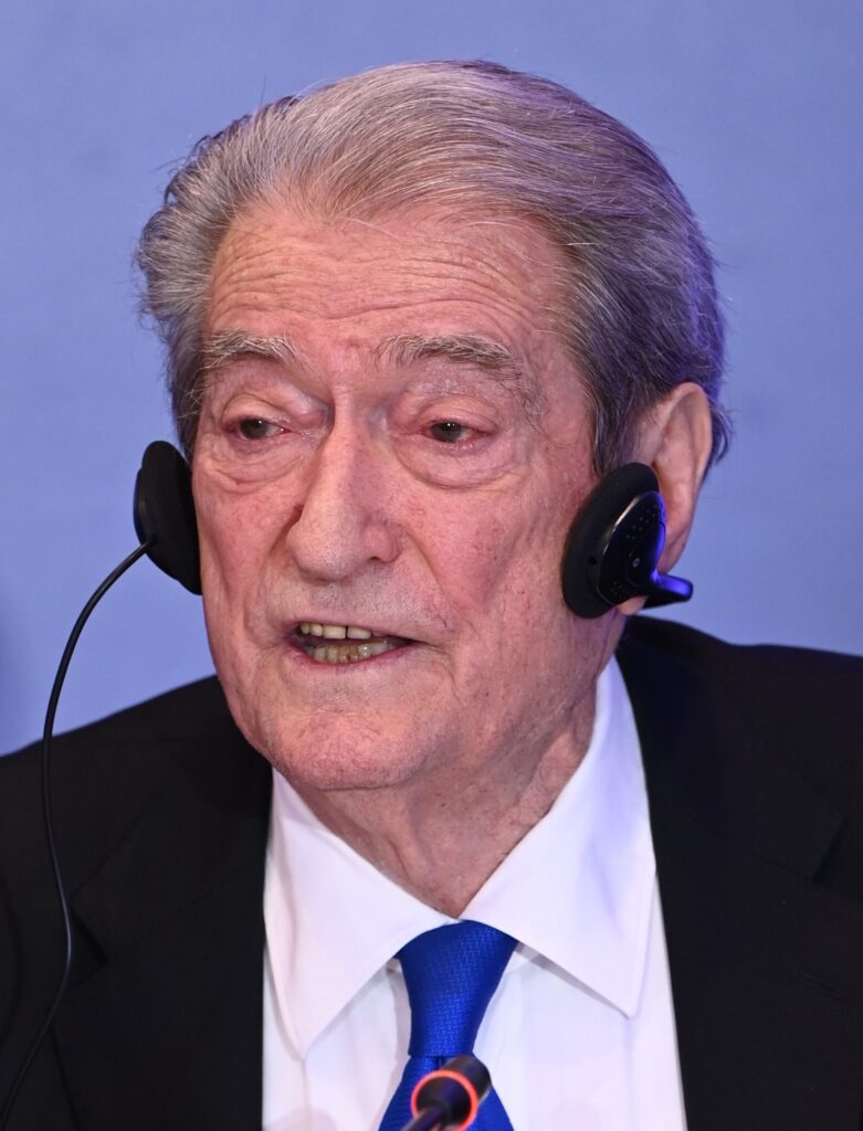 Sali Berisha, foto arkivore (2025), prerje e publikuar në Wikimedia Commons.