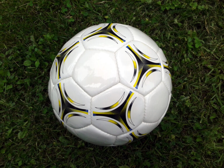 Top futbolli, fotografi ilustruese; nuk paraqet ndeshjen e raportuar.