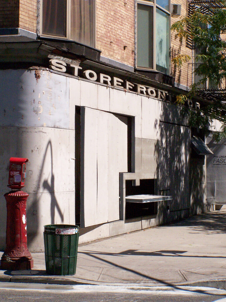 Galeria Storefront for Art and Architecture në New York, foto arkivore (2006); jo nga ekspozita e tanishme.